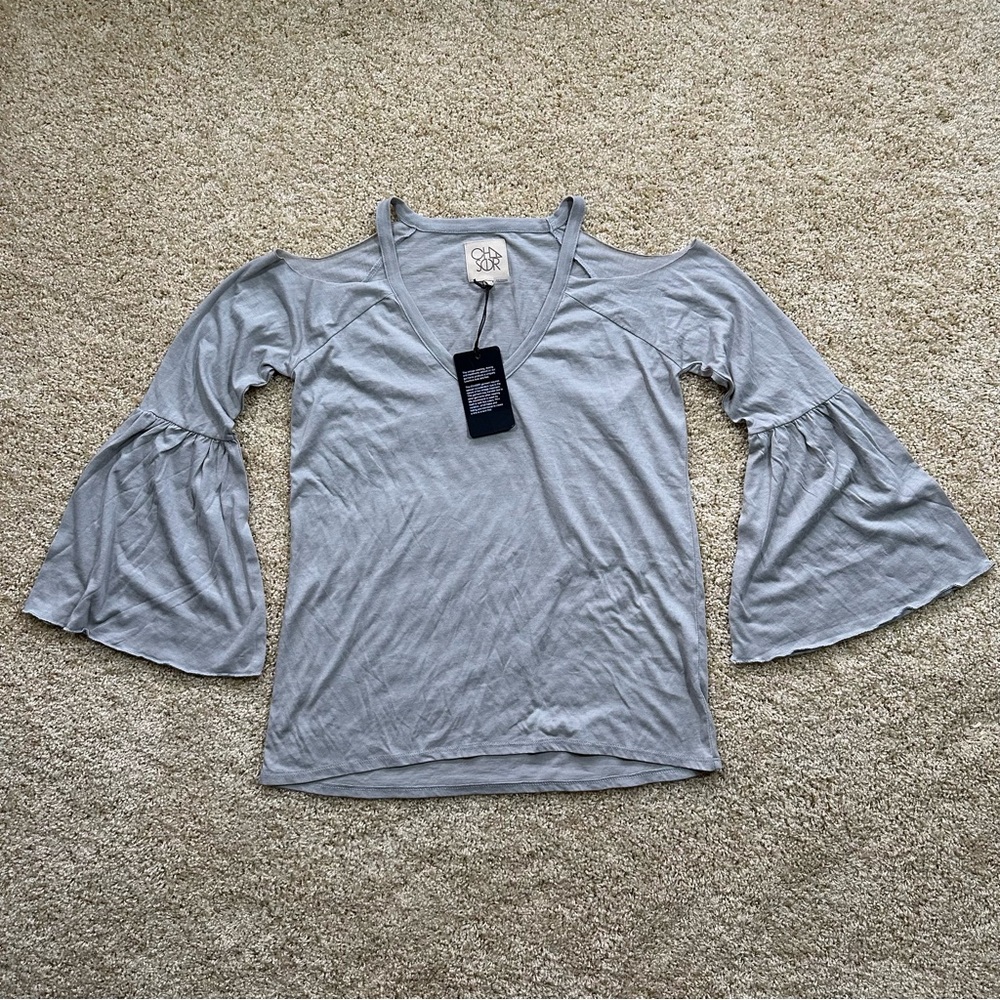 Chaser Gray Cold Shoulder Bell Sleeve‎ V-Neck Top Size M